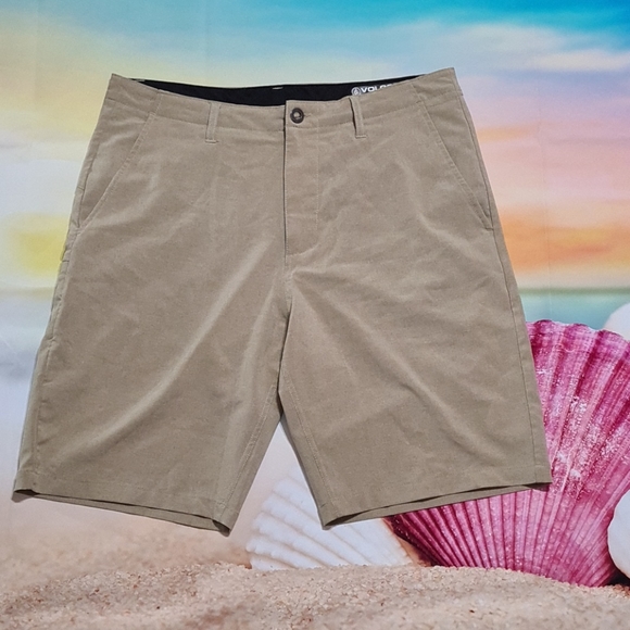 Volcom Other - Volcom Tan Surf & Turf Shorts Size 34